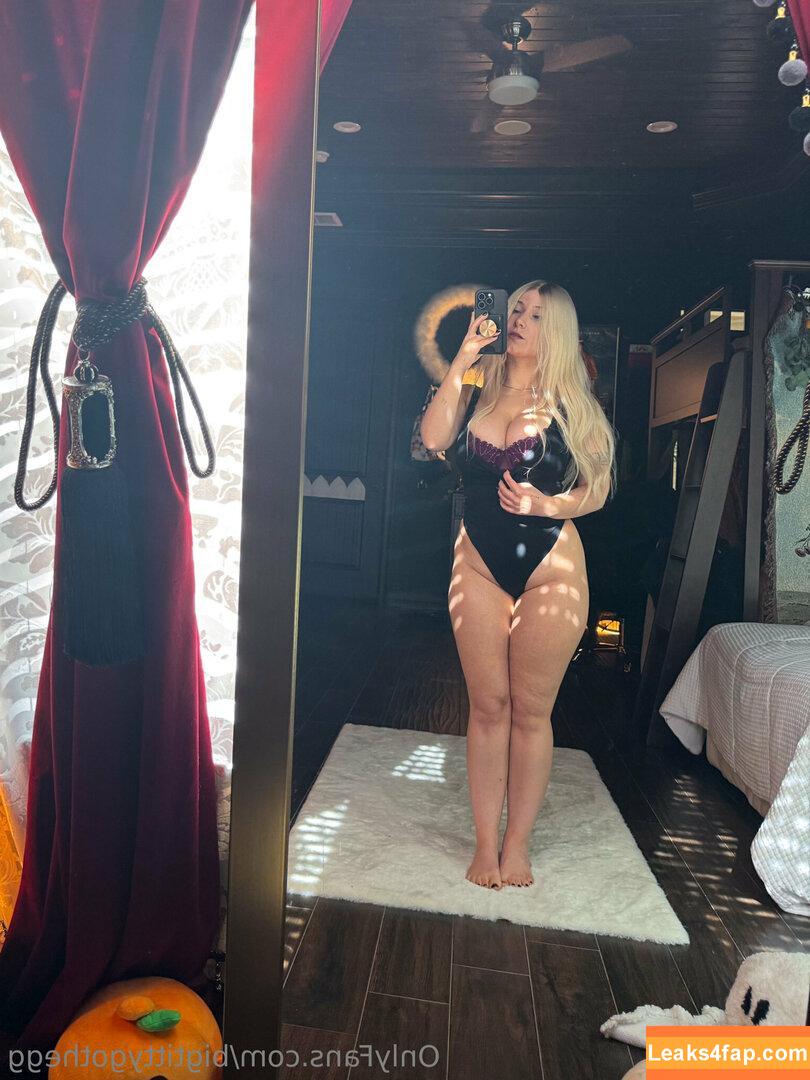 bigtittygothegg / goth__egg leaked photo photo #0517