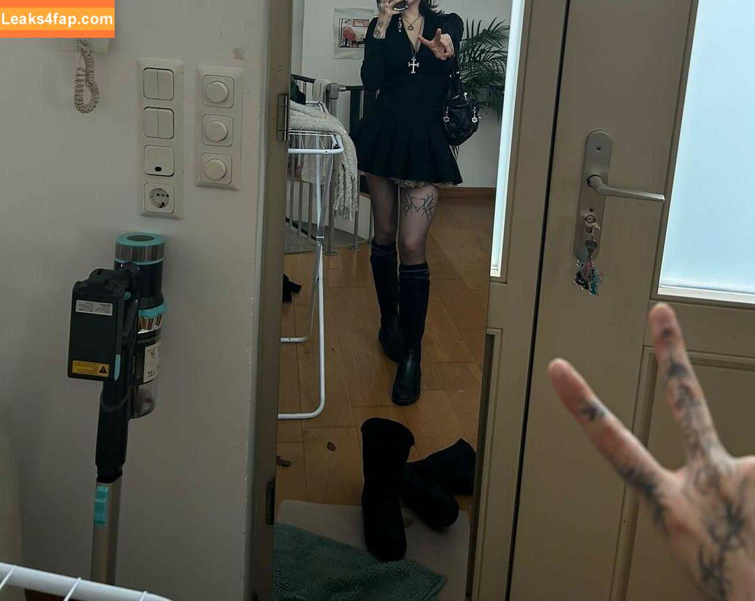 JadeyAnh / ja.dey / vylerria leaked photo photo #0022