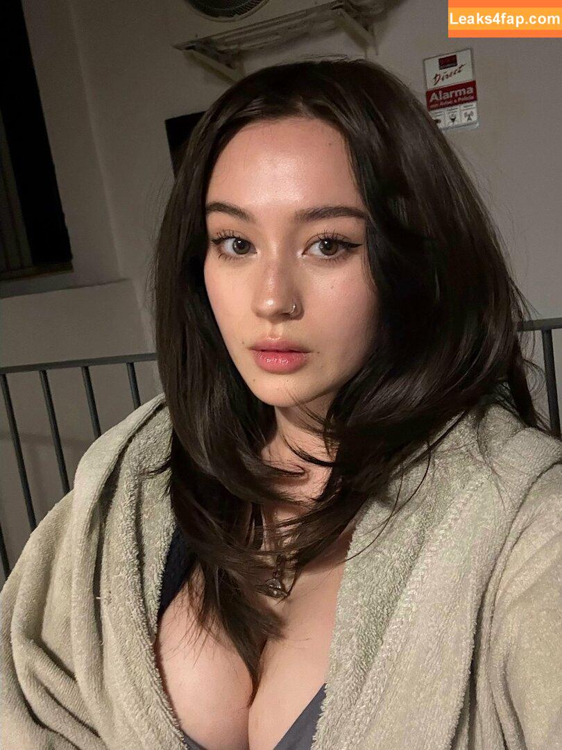 JadeyAnh / ja.dey / vylerria leaked photo photo #0276