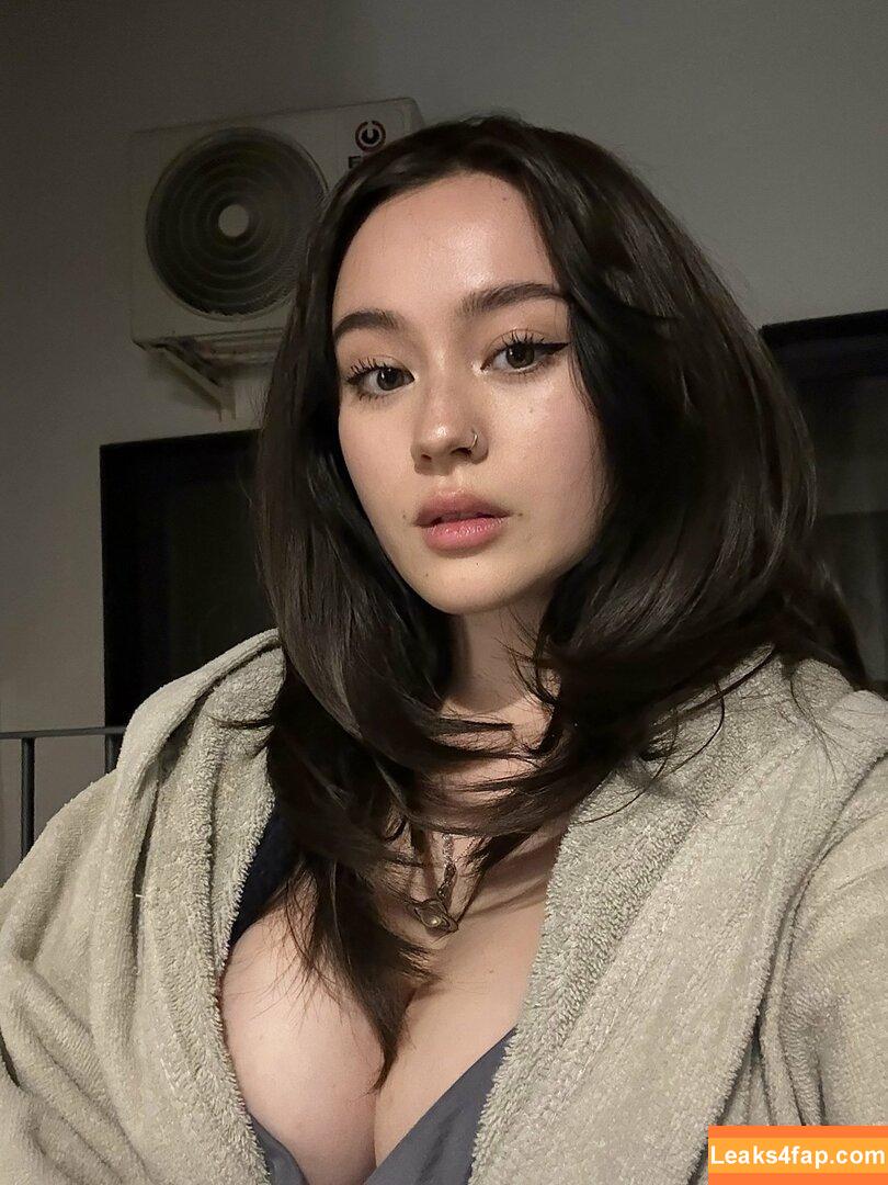 JadeyAnh / ja.dey / vylerria leaked photo photo #0277