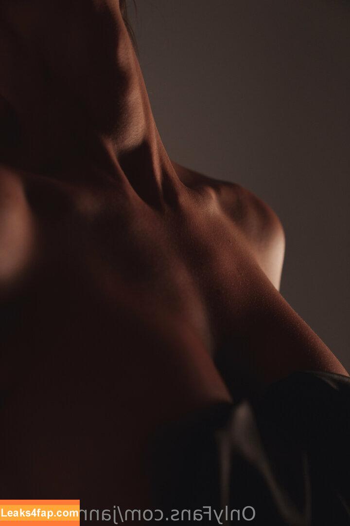 Janna Breslin / jannabreslin leaked photo photo #0006