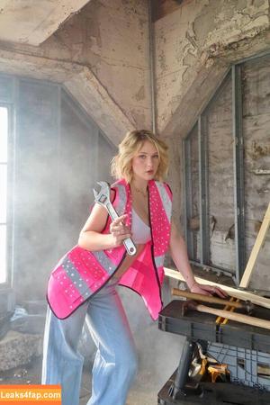 Lily Brooks O’Briant photo #0083