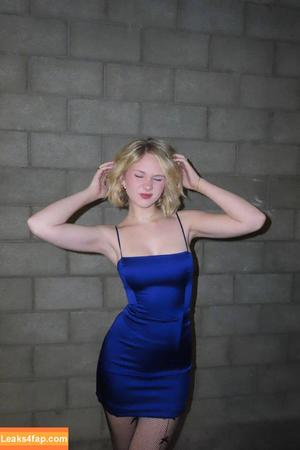 Lily Brooks O’Briant photo #0093