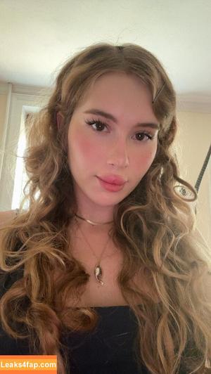 porcelaingoirl photo #0152