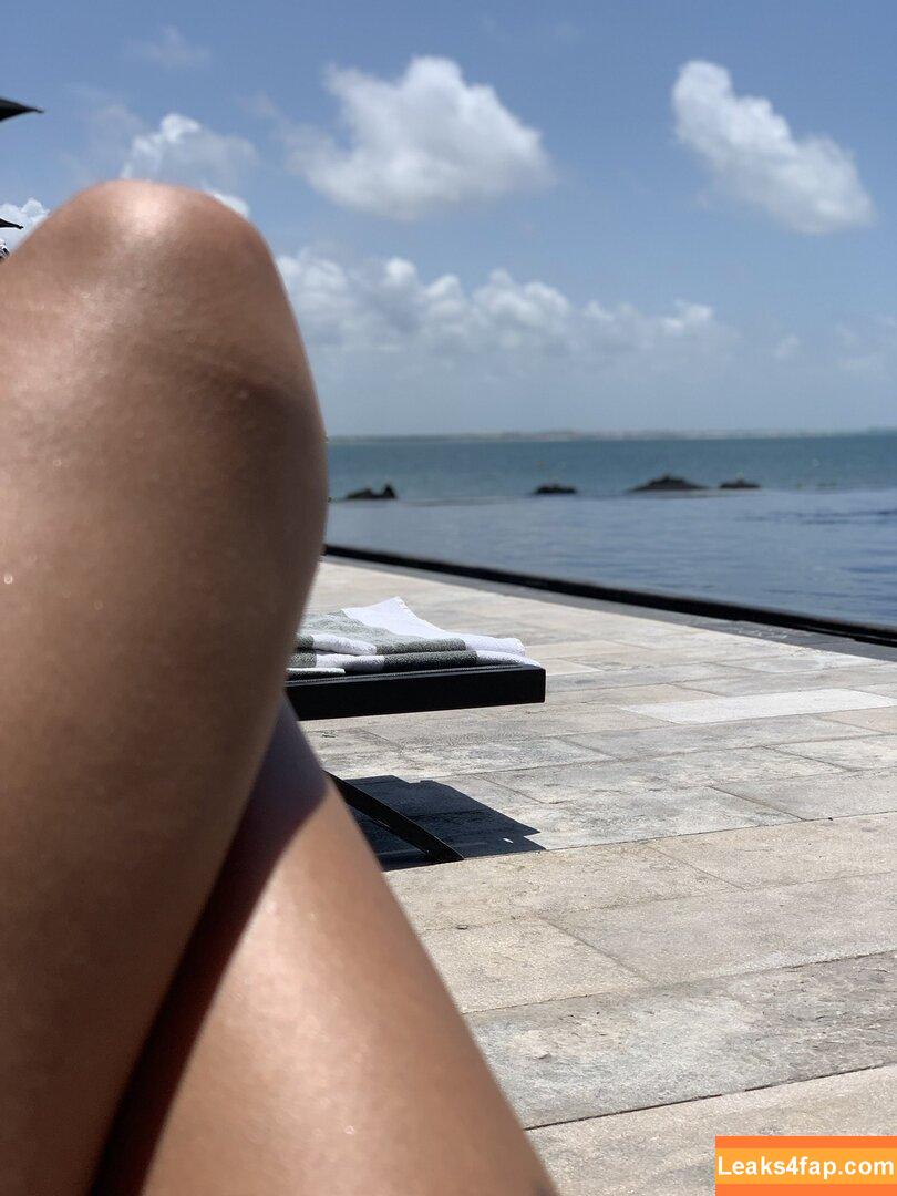 Sarah Bustani /  leaked photo photo #0004