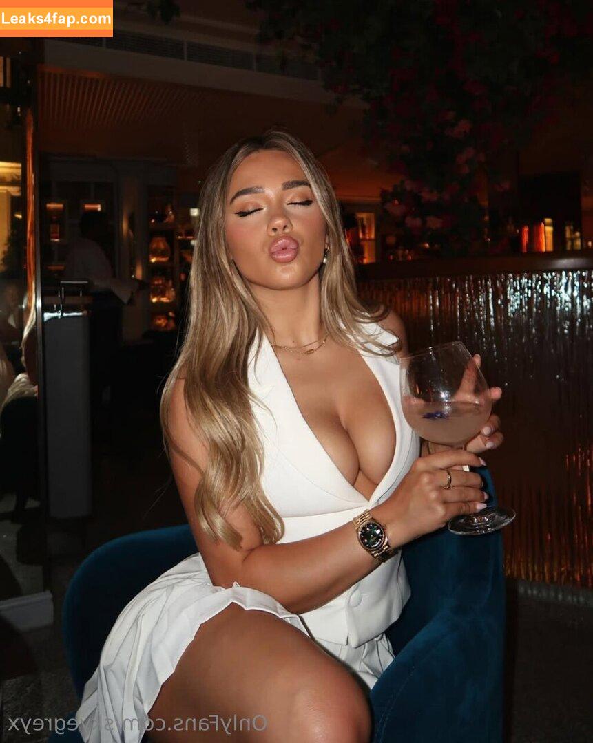 skyegreyx / skyegrace_x leaked photo photo #0001