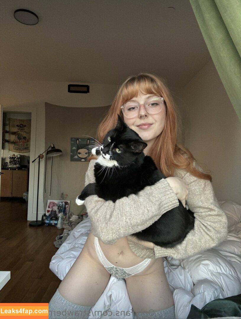 strawberrymilk_xoxo / strawberrymilk__xoxo leaked photo photo #0006