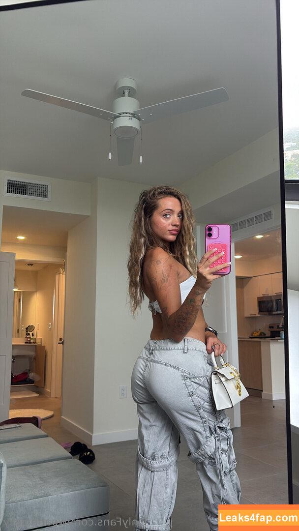woahhvicky / woahvicky leaked photo photo #0065