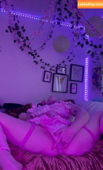 yeahimcaroline / ayycarolineefree leaked photo photo #0001
