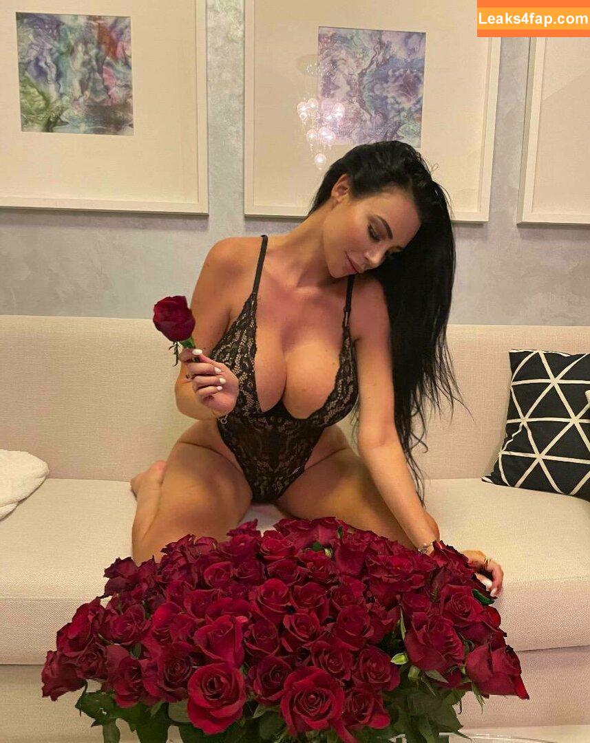 yvonne_bar / yvonne_bar_ leaked photo photo #0005