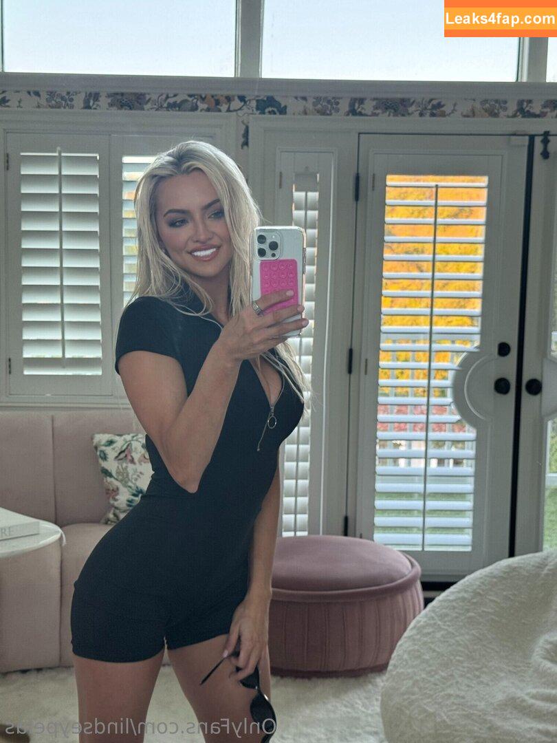 Lindsey Pelas / https: / lindseypelas / lindseypelas.co leaked photo photo #0102