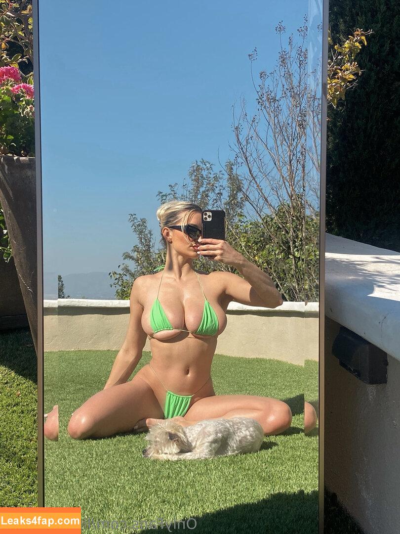 Lindsey Pelas / https: / lindseypelas / lindseypelas.co leaked photo photo #0105