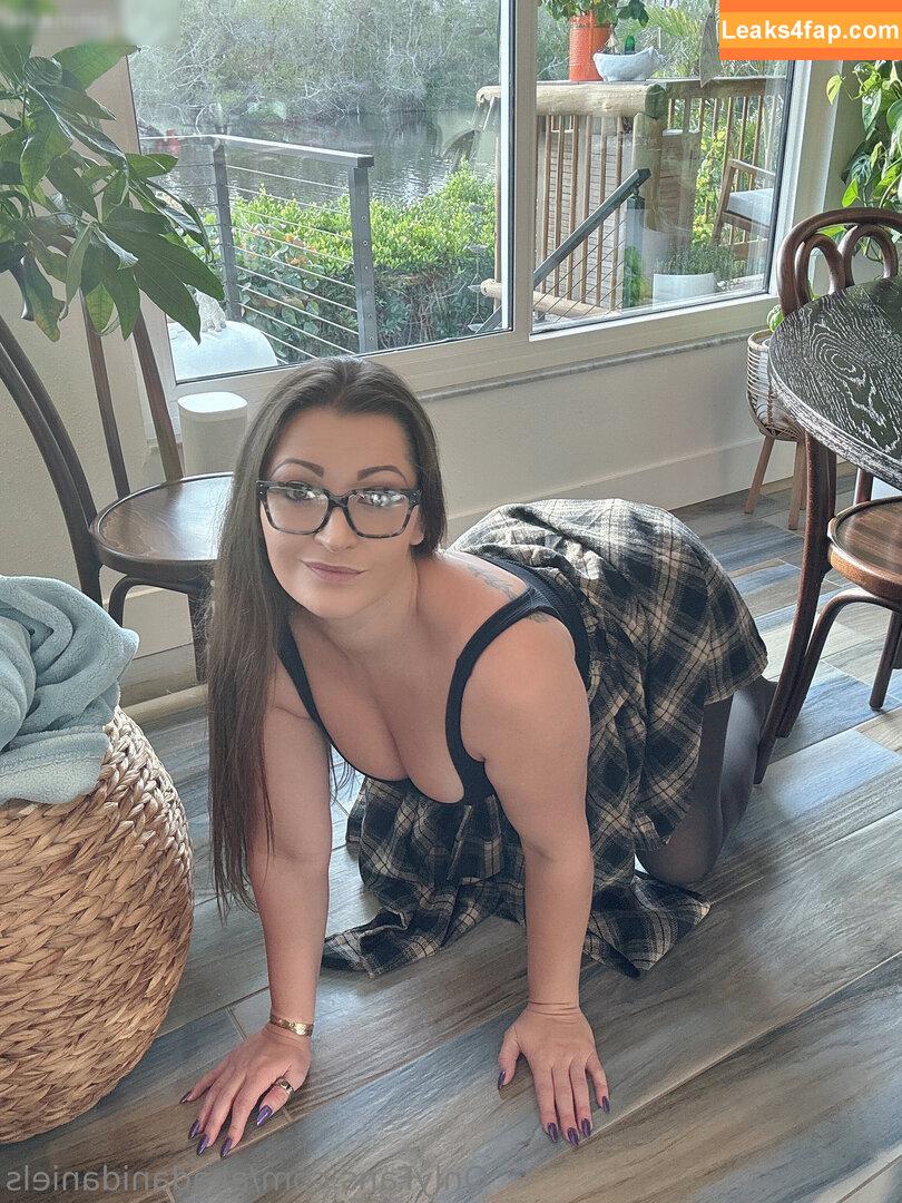 1279 /  leaked photo photo #9185