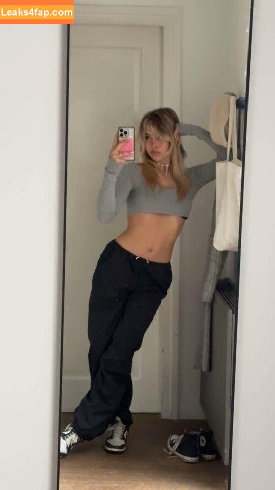 1279 /  leaked photo photo #3716