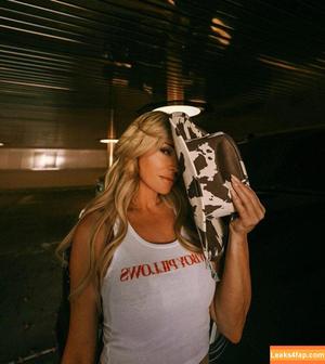 Christina Reeder photo #0026