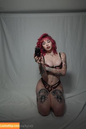 Emily Oram photo #0006