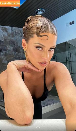Hannah Stocking photo #0003