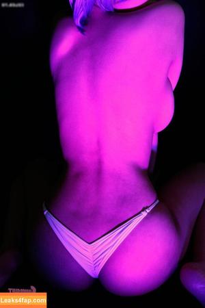 SwimsuitSuccubus photo #0040
