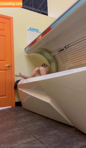 TinyTexie photo #0006