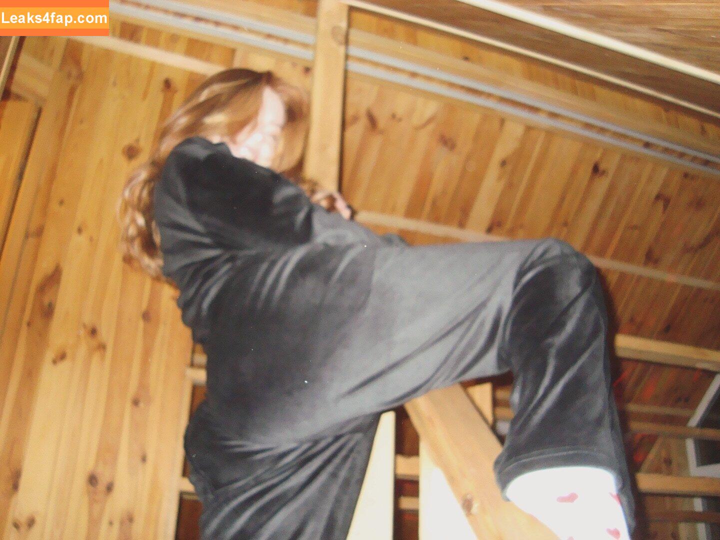 132.dks /  leaked photo photo #0012