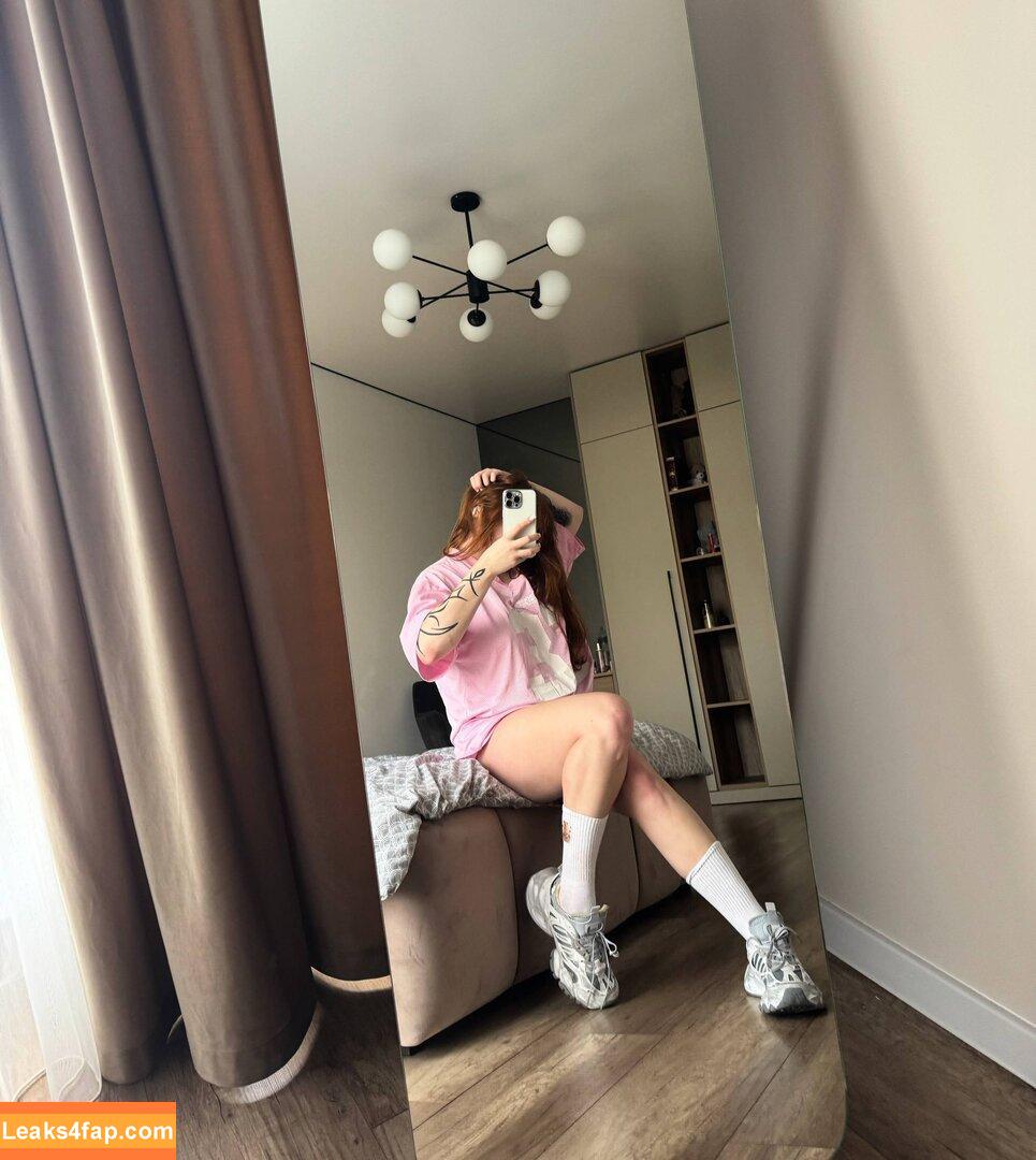 132.dks /  leaked photo photo #0024