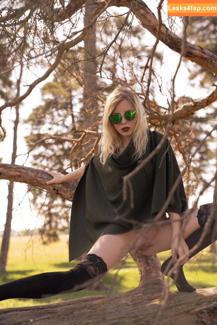 137654 /  leaked photo photo #0810