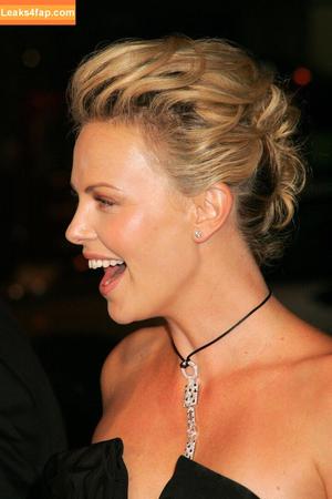 Charlize Theron photo #0017