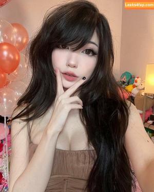 Emiru photo #0182