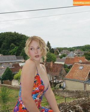 Lily Brooks O’Briant photo #0012
