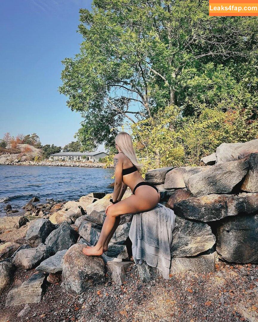 Linnea / linneaa / linneabjoerk leaked photo photo #0009