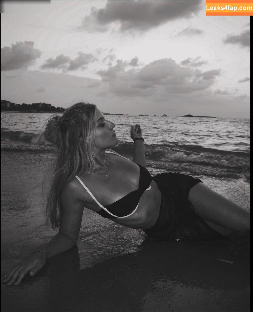 Sandra Janina van der Heide /  leaked photo photo #0013