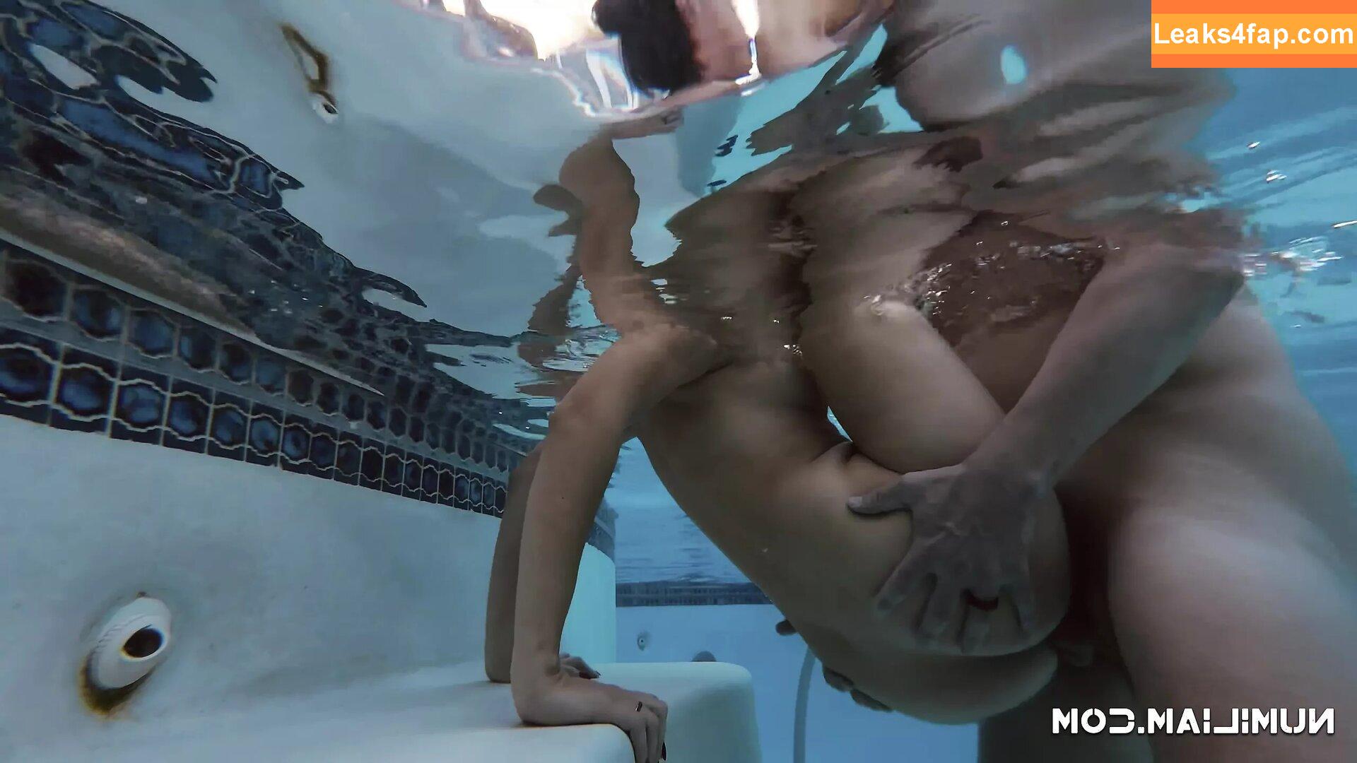 scuba_steph /  leaked photo photo #0003