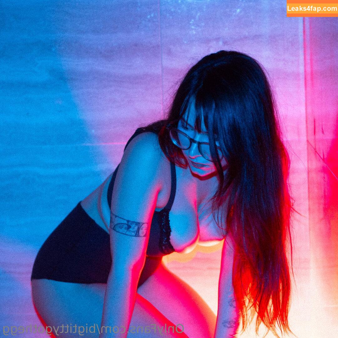 bigtittygothegg / goth__egg слитое фото фото #0009