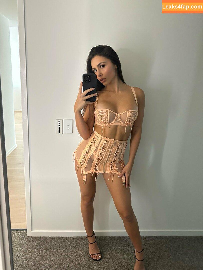 Caryn Beaumont / carynbeaumont / carynbeaumont3.0 leaked photo photo #0069