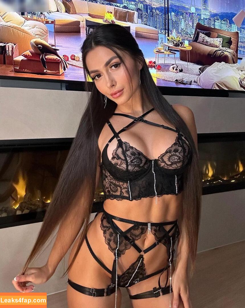 Caryn Beaumont / carynbeaumont / carynbeaumont3.0 leaked photo photo #0118