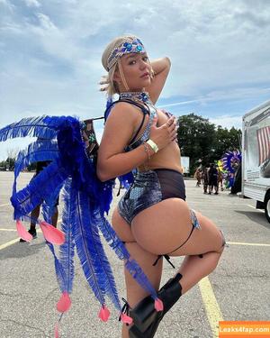 Katie Sigmond photo #0043