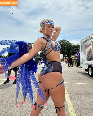 Katie Sigmond photo #0046