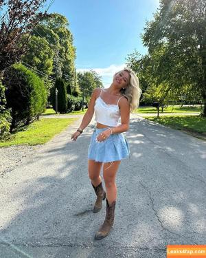 Katie Sigmond photo #0155