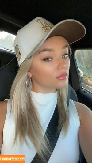 Katie Sigmond photo #0200