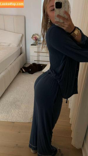 Katie Sigmond photo #0346