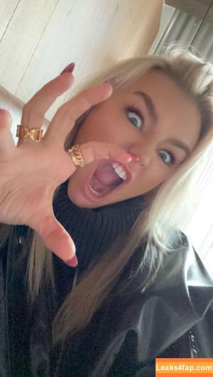 Katie Sigmond photo #0431