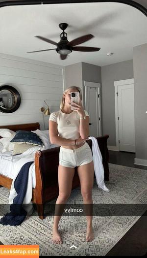 Katie Sigmond photo #0559