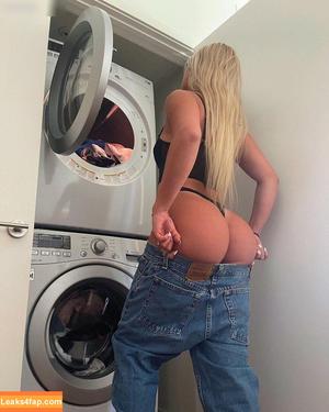 Katie Sigmond photo #0930
