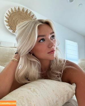 Katie Sigmond photo #0975