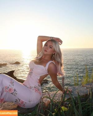 Katie Sigmond photo #0987