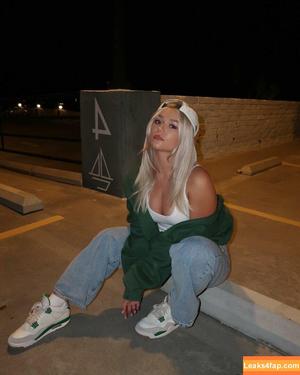 Katie Sigmond photo #1117