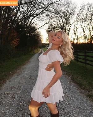 Katie Sigmond photo #1121