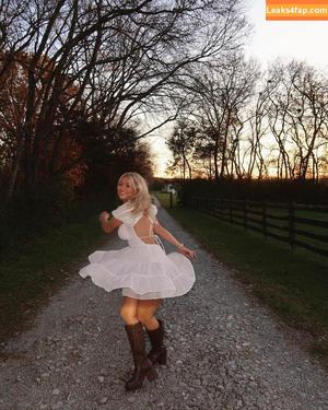 Katie Sigmond photo #1123