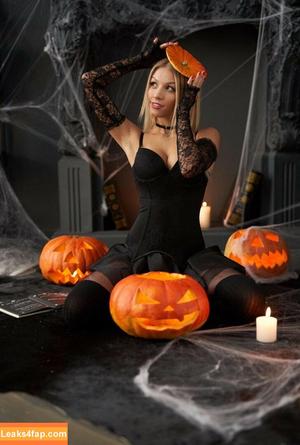 Killer Katrin photo #1023