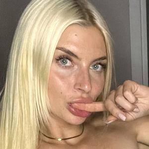 Lia Engel photo #0002